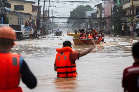 Some Metro Manila residents evacuate amid Habagat.